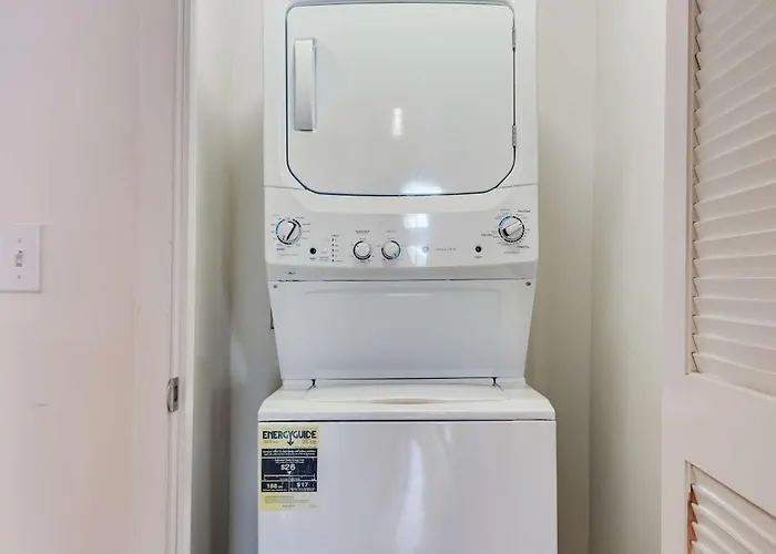 Downtown With Free In & Out Parking 4 Apartamento *