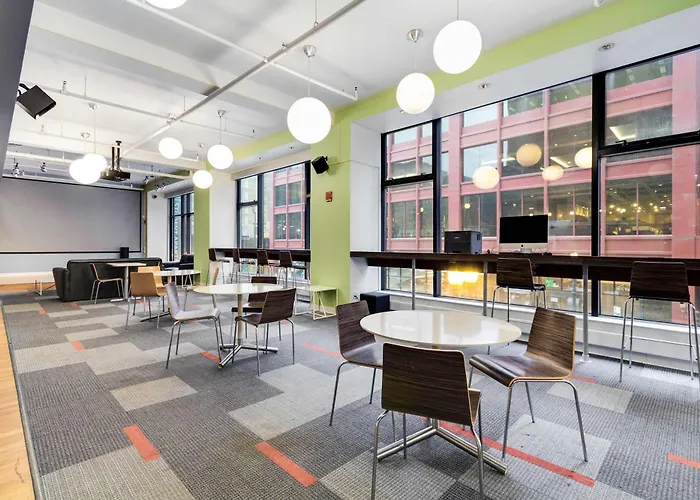 Apartamento Downtown With Free In & Out Parking 4
